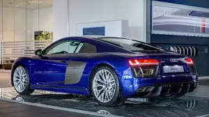 Audi R8 blu Santorini