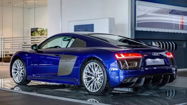 Audi R8 blu Santorini - 14