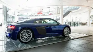 Audi R8 blu Santorini