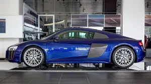 Audi R8 blu Santorini