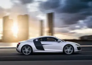 Audi R8 Coupe e Spyder 2012 - 12