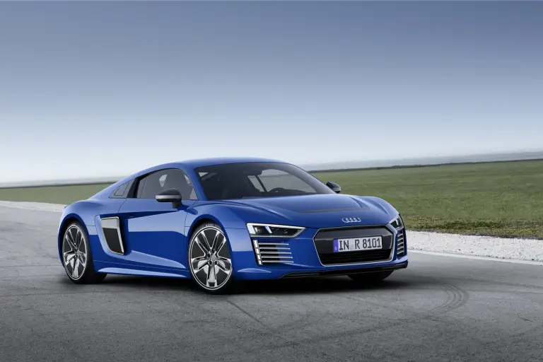 Audi R8 e-tron (2015) - 1