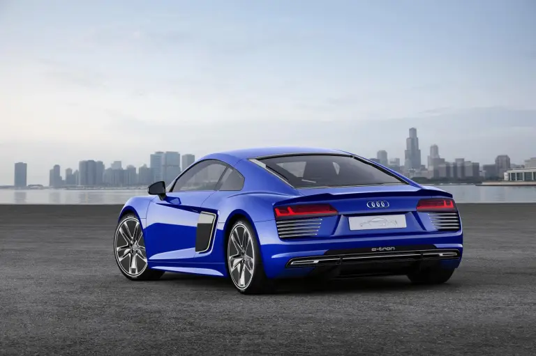 Audi R8 e-tron piloted driving concept - 17