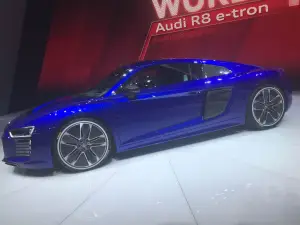 Audi R8 etron - Salone di Ginevra 2015