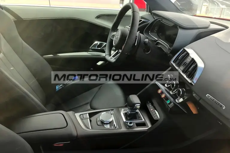 Audi R8 facelift - Foto spia 15-6-2018 - 9