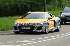 Audi R8 facelift foto spia 30-4-2018