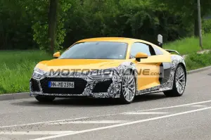 Audi R8 facelift foto spia 30-4-2018 - 3