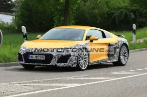 Audi R8 facelift foto spia 30-4-2018