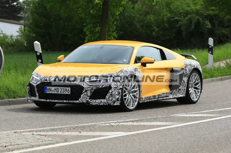 Audi R8 facelift foto spia 30-4-2018 - 4