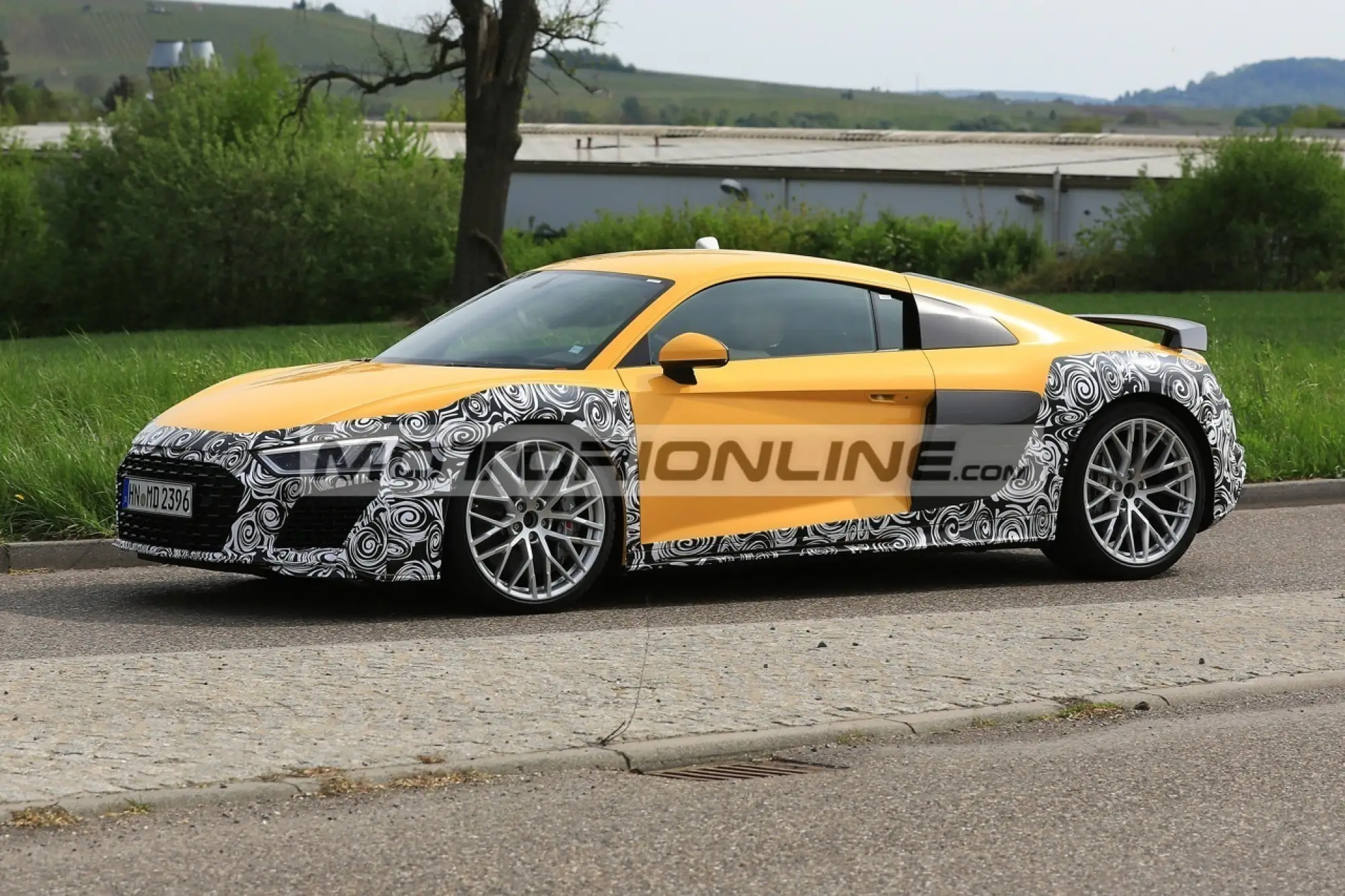 Audi R8 facelift foto spia 30-4-2018 - 5