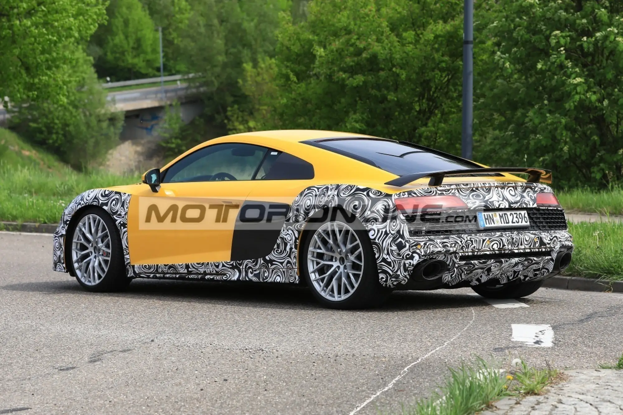 Audi R8 facelift foto spia 30-4-2018 - 8