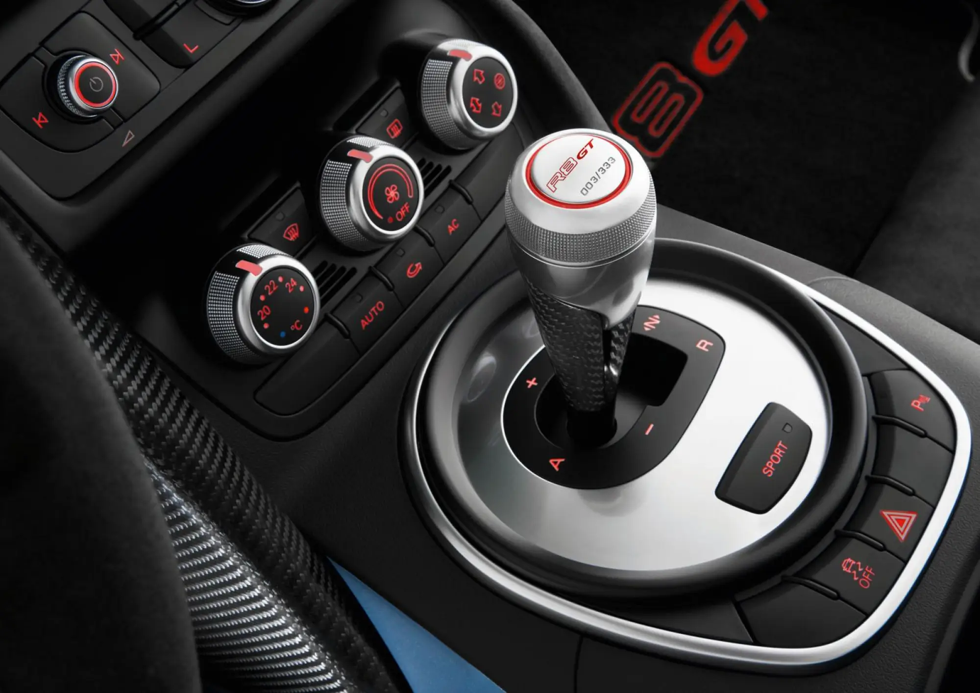 Audi R8 GT Spyder mega gallery - 4