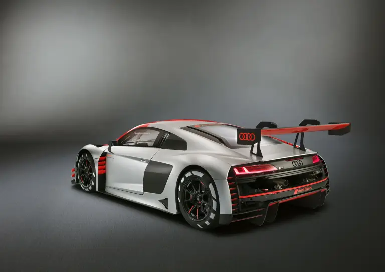 Audi R8 LMS  - 6