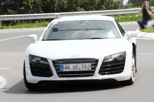 Audi R8 restyling 2013 foto spia maggio 2012