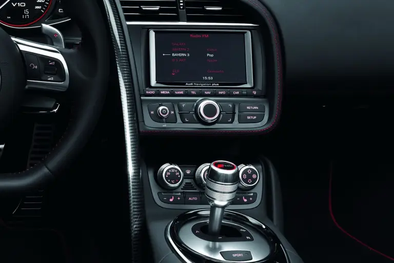 Audi R8 restyling 2013 - 13