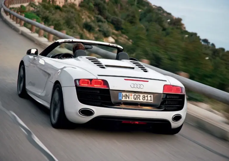 Audi R8 Spyder 2011 - 10