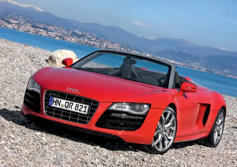 Audi R8 Spyder 2011 - 11