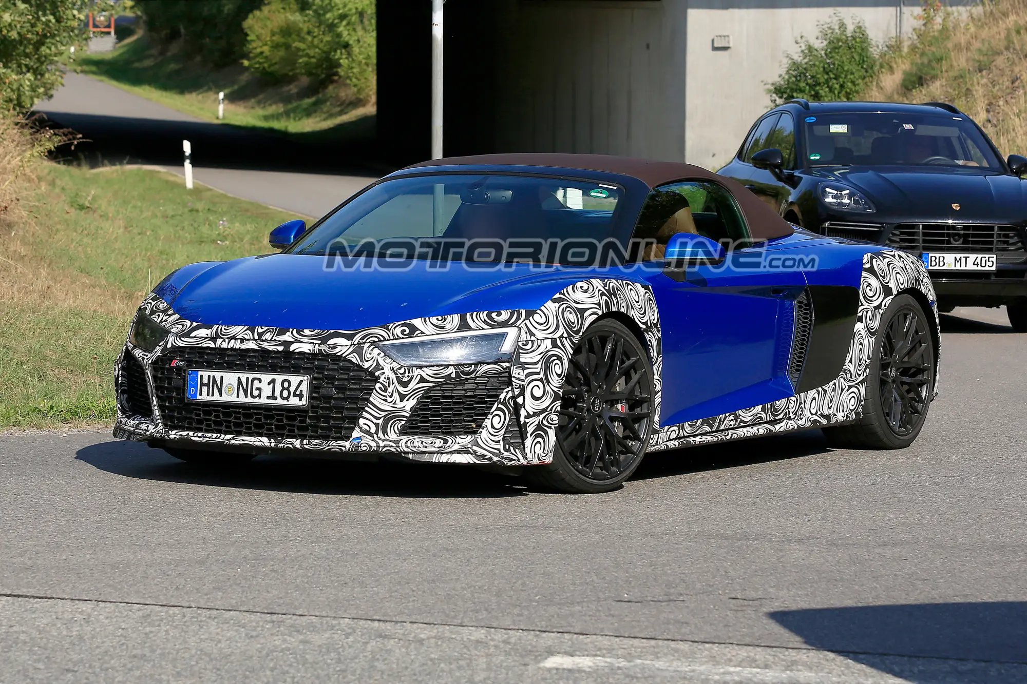 Audi R8 Spyder foto spia 22 settembre 2018 - 4