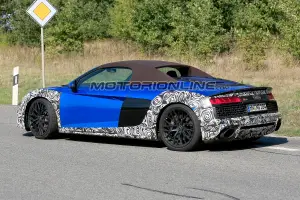 Audi R8 Spyder foto spia 22 settembre 2018 - 8