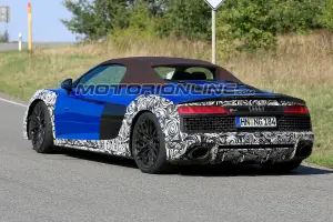 Audi R8 Spyder foto spia 22 settembre 2018 - 9