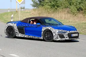 Audi R8 Spyder foto spia 22 settembre 2018 - 12