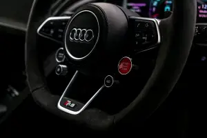Audi R8 V10 Plus Coupe Competition - 9