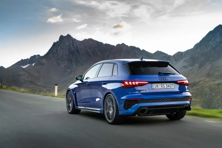 Audi RS 3 Performance Edition - Foto - 1