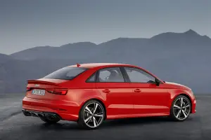 Audi RS 3 Sedan foto stampa Salone di Parigi 2016 - 10