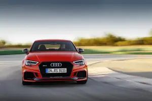 Audi RS 3 Sedan foto stampa Salone di Parigi 2016