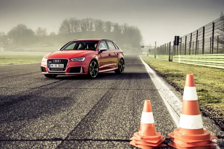 Audi RS 3 Sportback MY 2016 - foto - 11