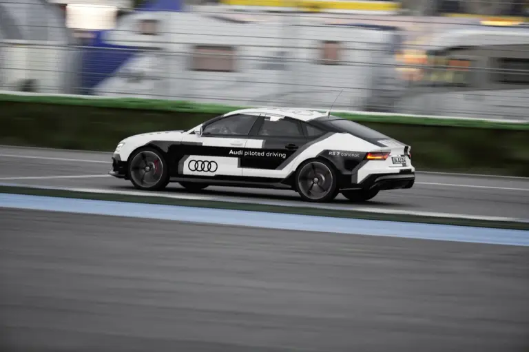 Audi RS 7 a guida autonoma - Hockenheim - 3