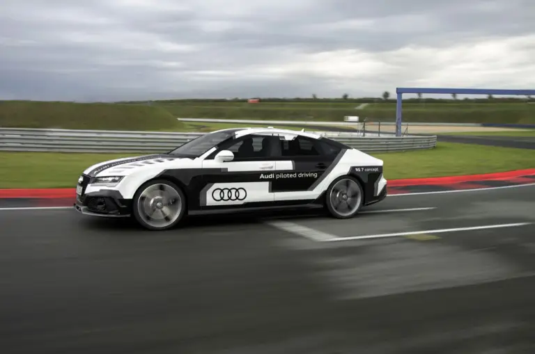 Audi RS 7 a guida autonoma - Hockenheim - 4