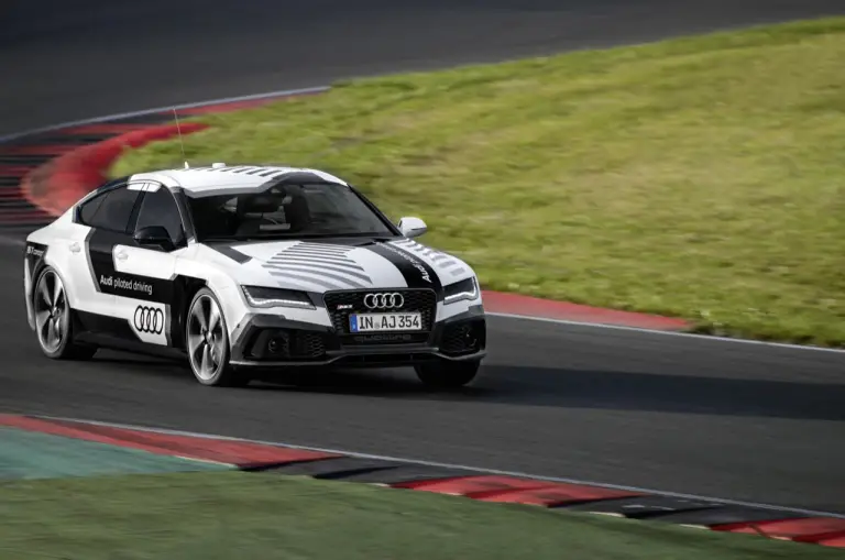 Audi RS 7 a guida autonoma - Hockenheim - 10