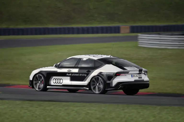 Audi RS 7 piloted driving concept - 14