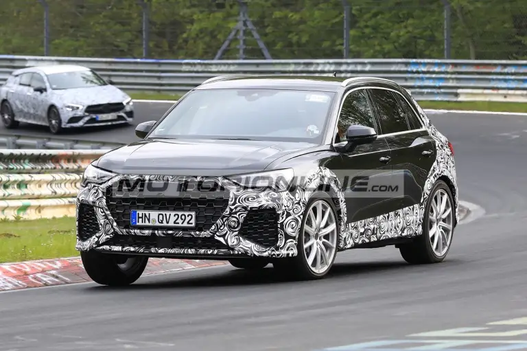 Audi RS Q3 - Foto spia 7-5-2019 - 2