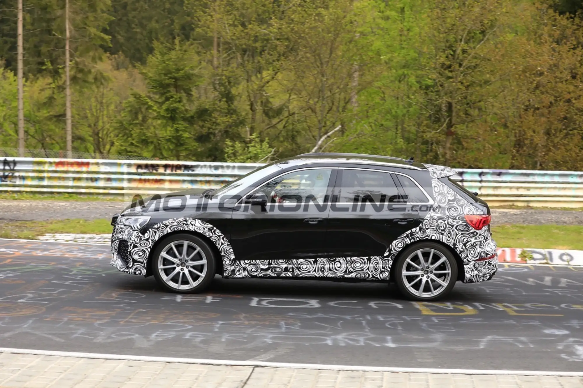 Audi RS Q3 - Foto spia 7-5-2019 - 11