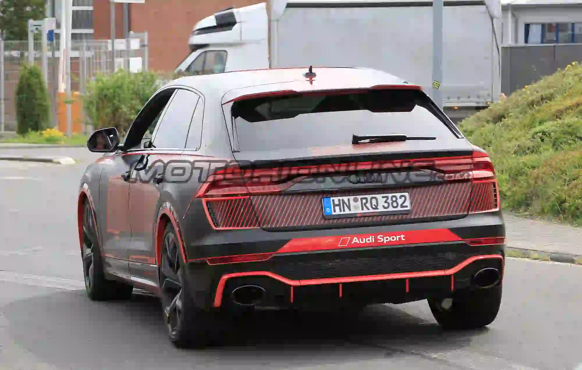 Audi RS Q8 - Foto spia 20-08-2019 - 12