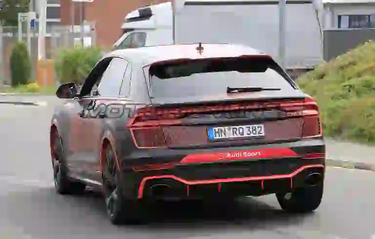 Audi RS Q8 - Foto spia 20-08-2019 - 12