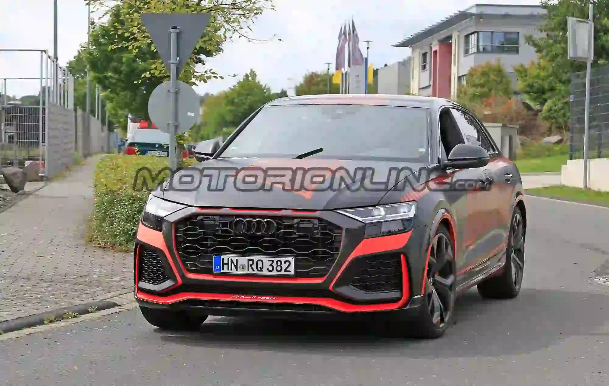 Audi RS Q8 - Foto spia 20-08-2019 - 4