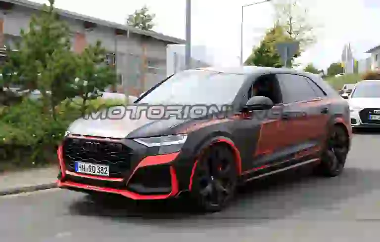 Audi RS Q8 - Foto spia 20-08-2019 - 5