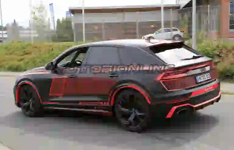 Audi RS Q8 - Foto spia 20-08-2019 - 9