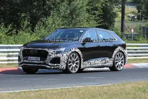 Audi RS Q8 foto spia 20 luglio 2018