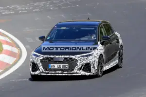 Audi RS3  - Foto spia 21-4-2020 - 2