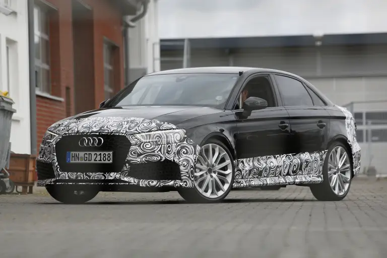 Audi RS3 Sedan foto spia 12 luglio 2016 - 4