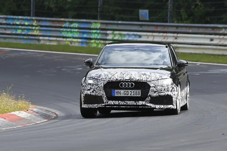 Audi RS3 Sedan foto spia 12 luglio 2016 - 6