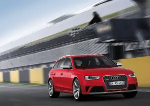 Audi RS4 Avant 2012 nuove immagini