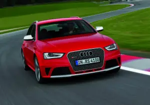 Audi RS4 Avant 2012 nuove immagini