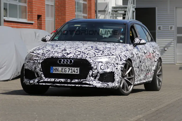 Audi RS4 Avant 2017 - Foto spia 12-04-2016 - 12