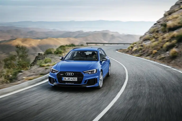 Audi RS4 Avant 2018 - 37