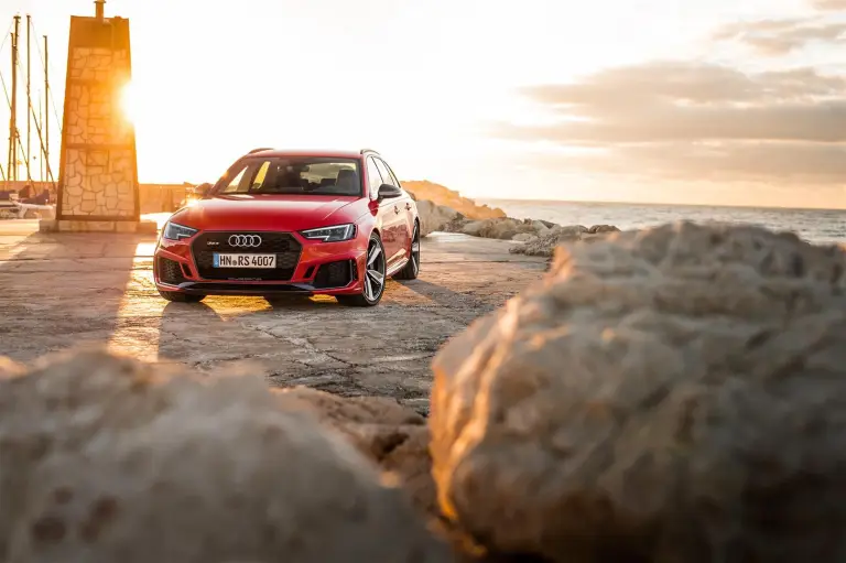 Audi RS4 Avant 2018 - 54